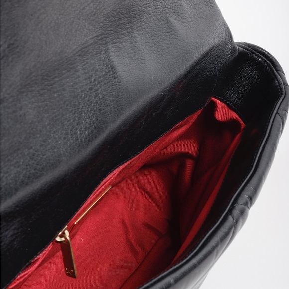 Chanel 19 handbag - Picture 4 of 7